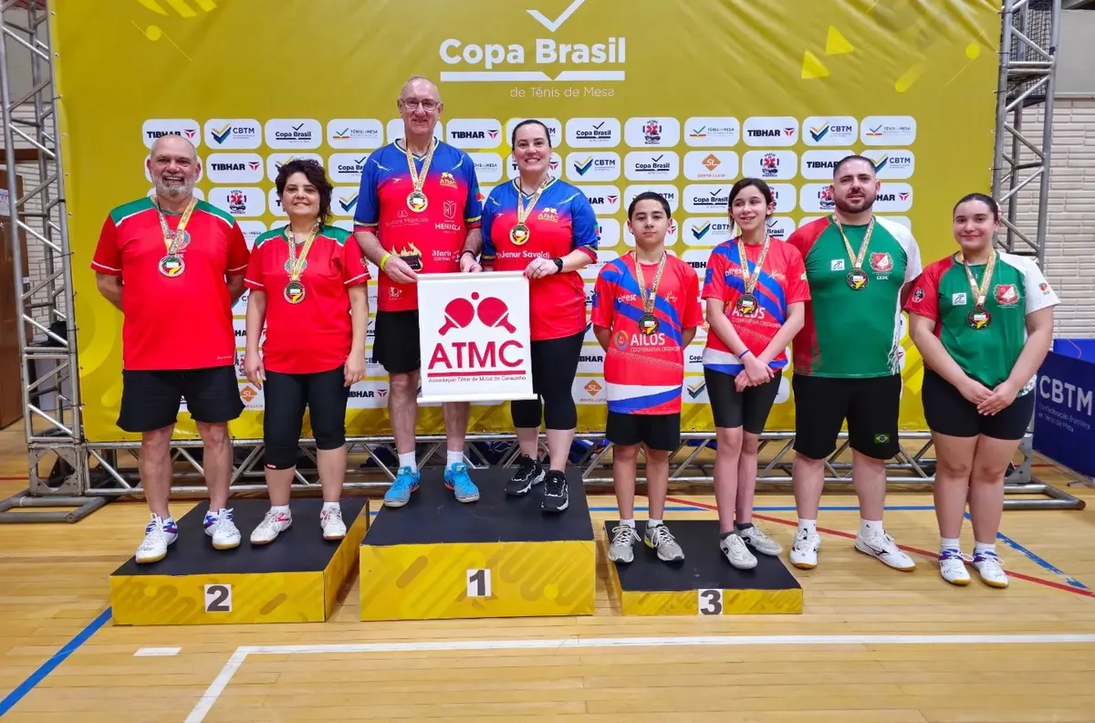 Atletas no pódio da Copa Brasil em Porto Alegre